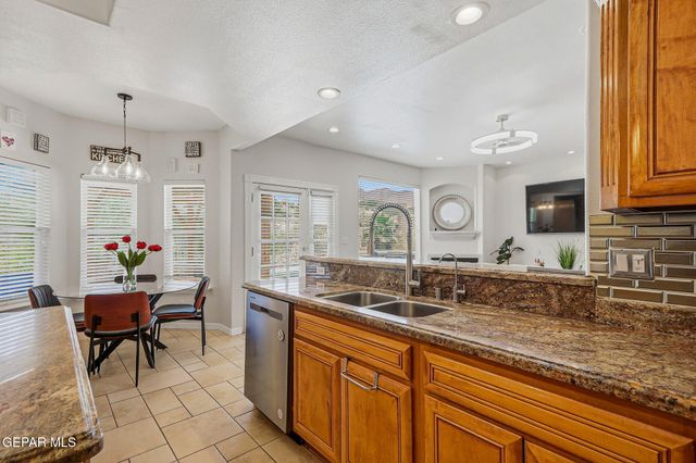 6491 CALLE DEL SOL Drive, El Paso, TX 79912
