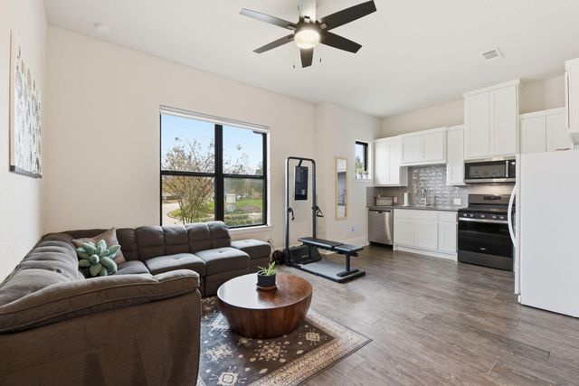 10102 S Goshawk Trail, Conroe, TX 77385