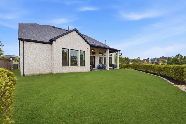 10102 S Goshawk Trail, Conroe, TX 77385