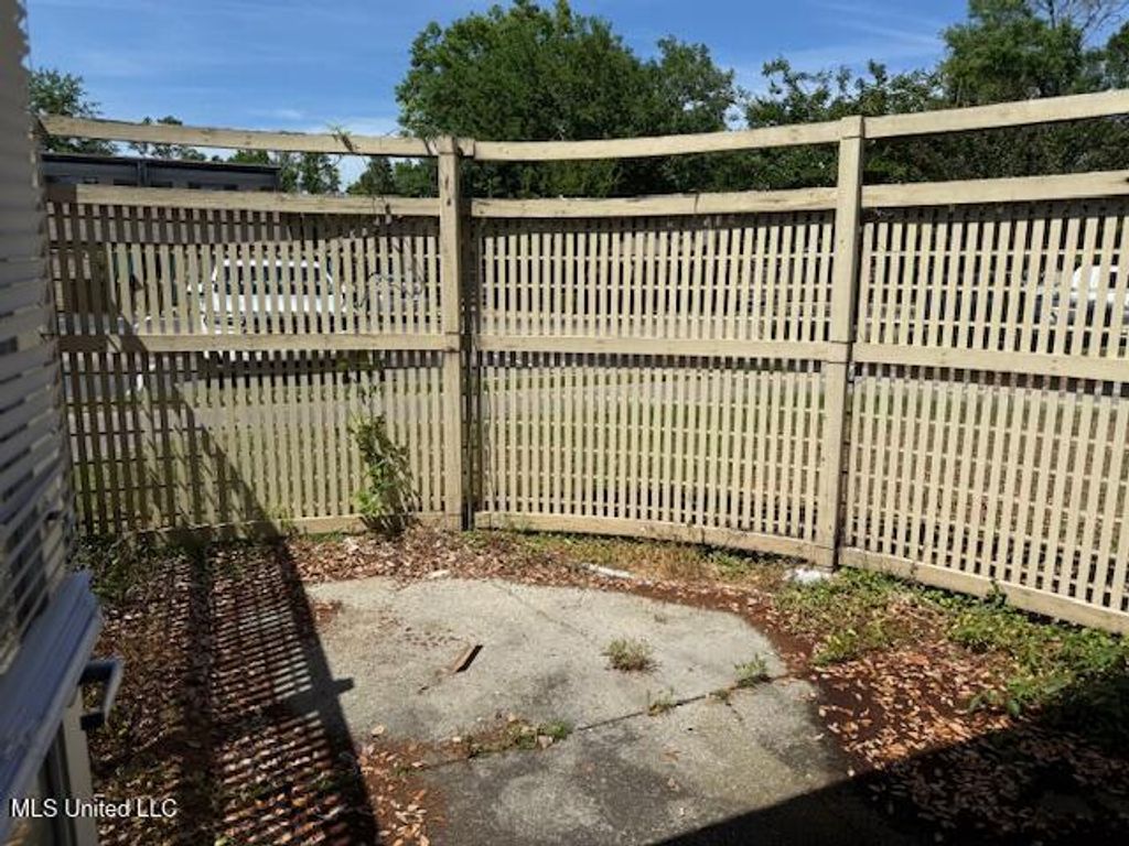 828 Oakleigh Avenue, 17, Gulfport, MS 39507