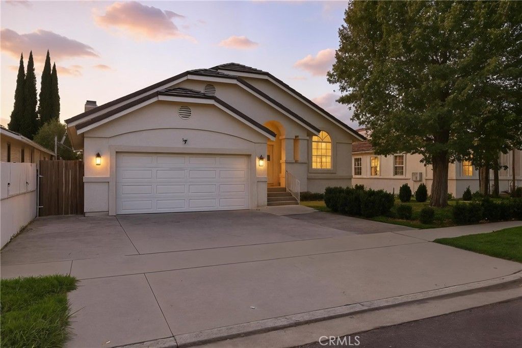 15727 Virginia Avenue, Paramount, CA 90723