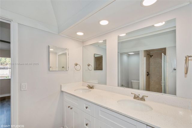 835 NW 81st Ter 7, Plantation, FL 33324
