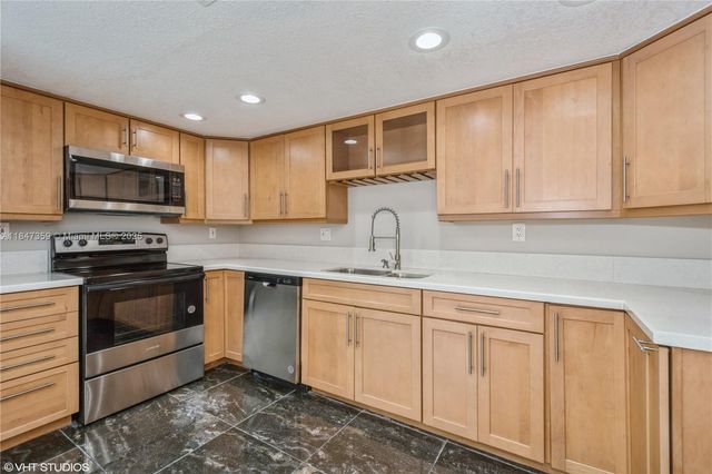 835 NW 81st Ter 7, Plantation, FL 33324