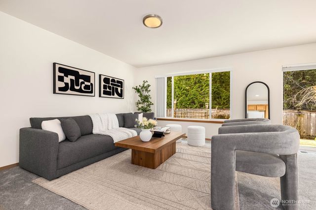 923 Sarah Ct NW, Olympia, WA 98502