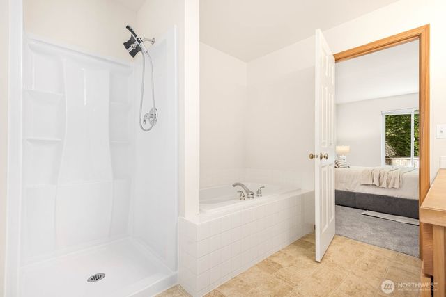 923 Sarah Ct NW, Olympia, WA 98502