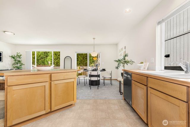 923 Sarah Ct NW, Olympia, WA 98502