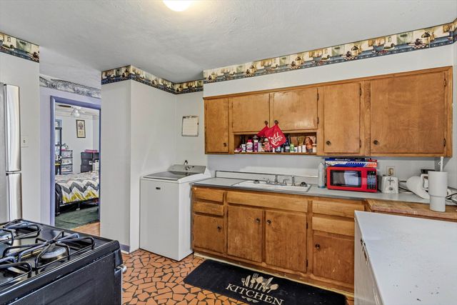 214 IVAN RD, Memphis, TN 38109