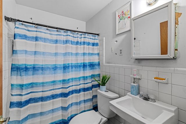 214 IVAN RD, Memphis, TN 38109