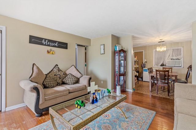 214 IVAN RD, Memphis, TN 38109