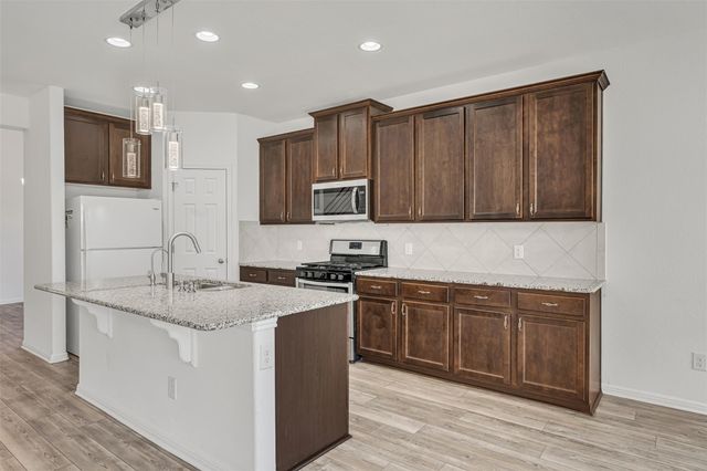 620 Little Draw LN, Leander, TX 78641