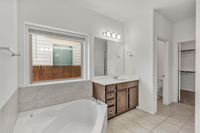620 Little Draw LN, Leander, TX 78641