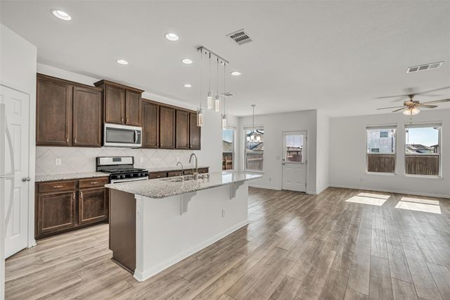 620 Little Draw LN, Leander, TX 78641