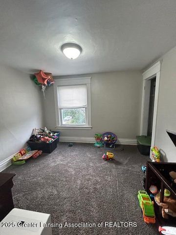 1530 New York Avenue, Lansing, MI 48906