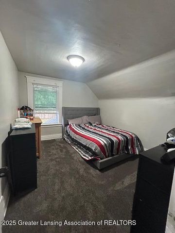 1530 New York Avenue, Lansing, MI 48906