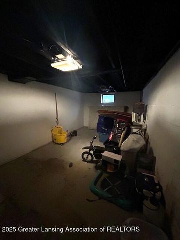 1530 New York Avenue, Lansing, MI 48906