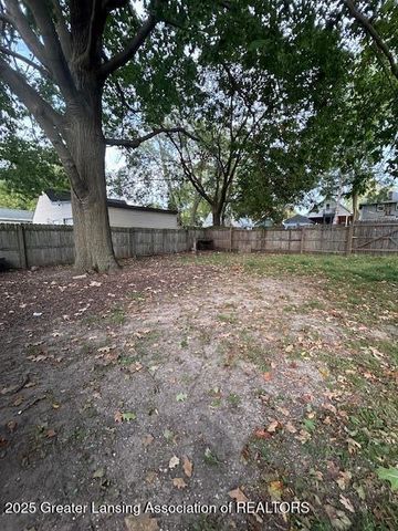 1530 New York Avenue, Lansing, MI 48906