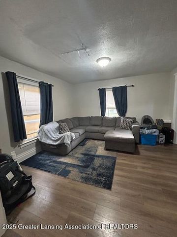 1530 New York Avenue, Lansing, MI 48906