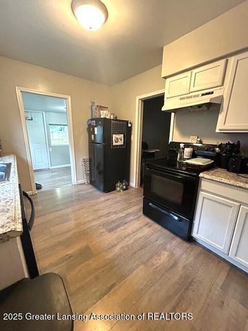 1530 New York Avenue, Lansing, MI 48906