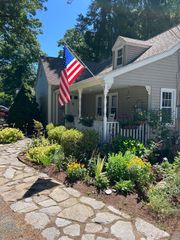 435 Converse, Longmeadow, MA 01106