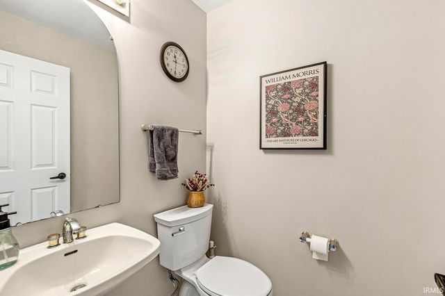 26360 Scotch Pine Trl, South Bend, IN 46619