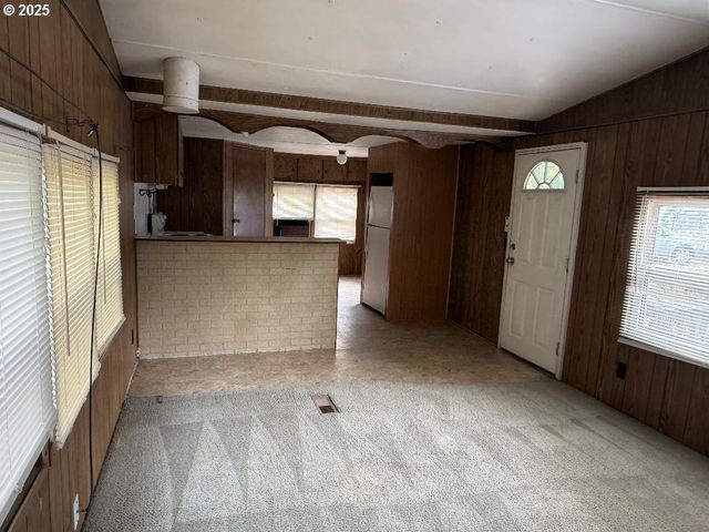 5000 Ne STEPHENS St, Roseburg, OR 97470