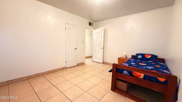3230 E MCKINLEY Street, Phoenix, AZ 85008