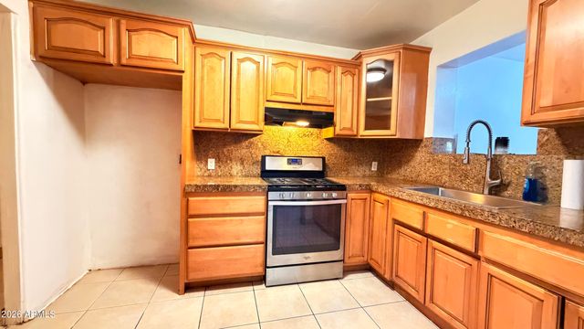 3230 E MCKINLEY Street, Phoenix, AZ 85008