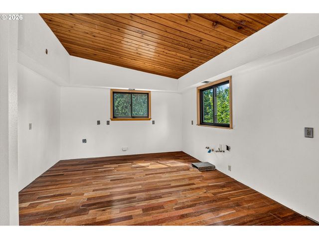21625 Sw JOHNSON Rd, West Linn, OR 97068
