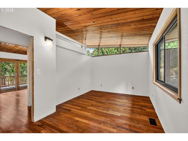 21625 Sw JOHNSON Rd, West Linn, OR 97068