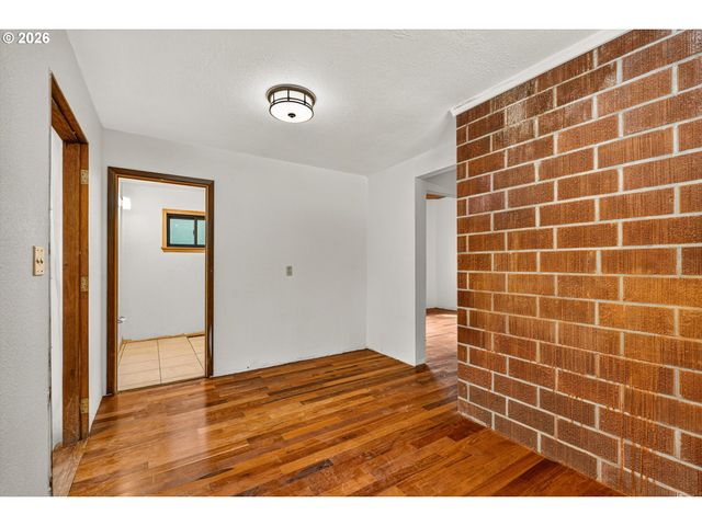 21625 Sw JOHNSON Rd, West Linn, OR 97068