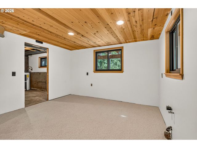 21625 Sw JOHNSON Rd, West Linn, OR 97068
