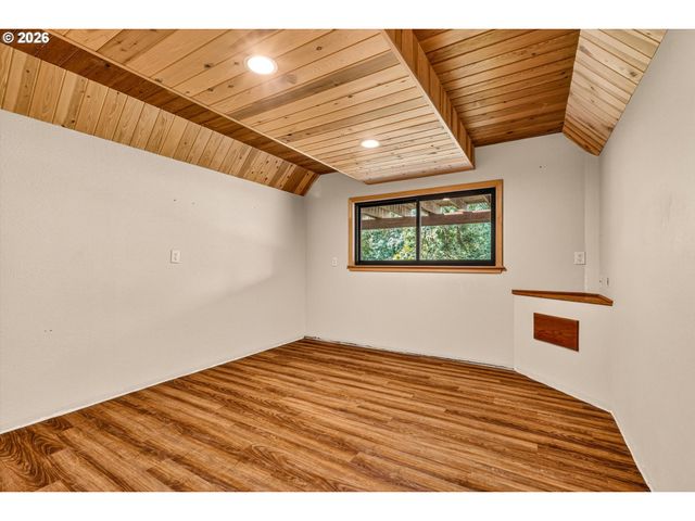 21625 Sw JOHNSON Rd, West Linn, OR 97068
