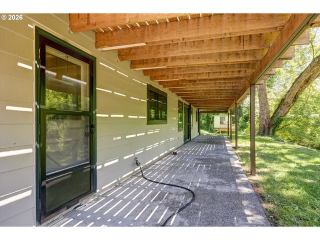 21625 Sw JOHNSON Rd, West Linn, OR 97068