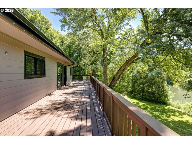 21625 Sw JOHNSON Rd, West Linn, OR 97068