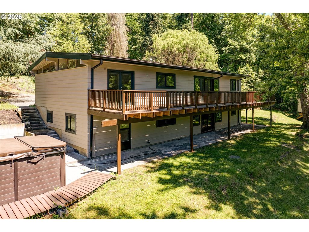 21625 Sw JOHNSON Rd, West Linn, OR 97068