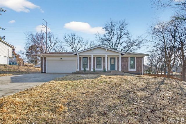 952 Queensbridge Road, Manchester, MO 63021