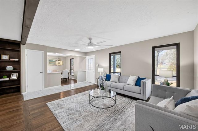 952 Queensbridge Road, Manchester, MO 63021