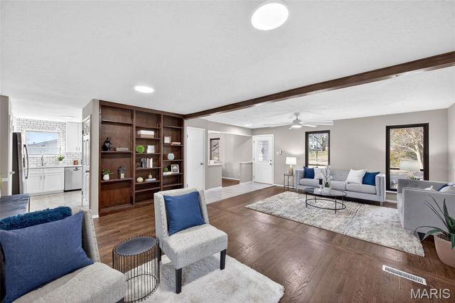 952 Queensbridge Road, Manchester, MO 63021