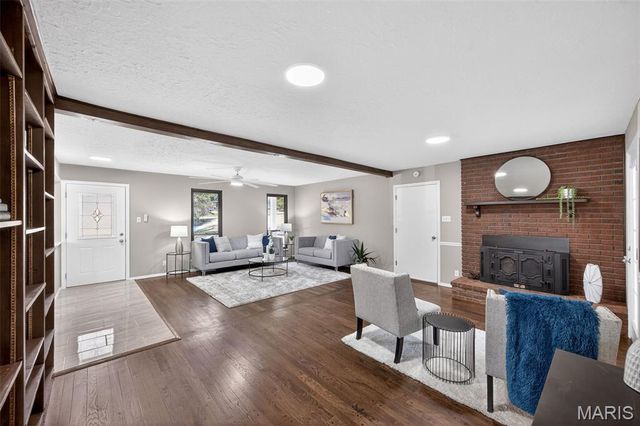 952 Queensbridge Road, Manchester, MO 63021