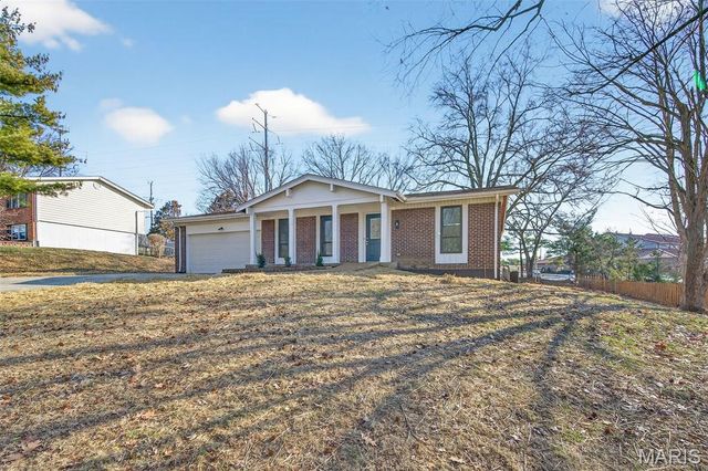 952 Queensbridge Road, Manchester, MO 63021