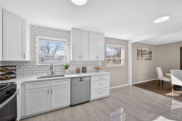 952 Queensbridge Road, Manchester, MO 63021