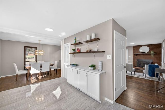 952 Queensbridge Road, Manchester, MO 63021