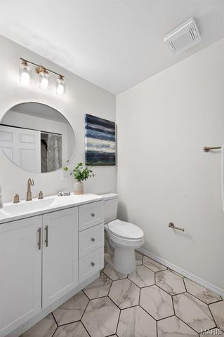 952 Queensbridge Road, Manchester, MO 63021