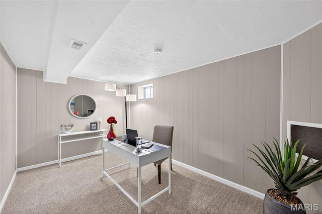 952 Queensbridge Road, Manchester, MO 63021