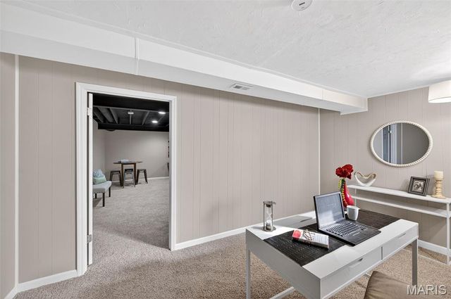 952 Queensbridge Road, Manchester, MO 63021