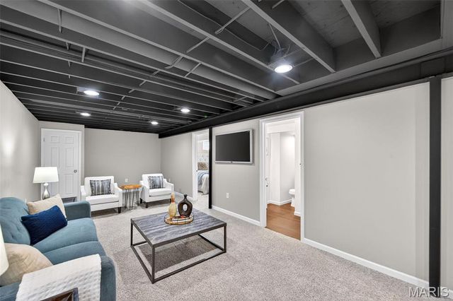 952 Queensbridge Road, Manchester, MO 63021