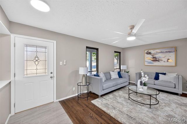 952 Queensbridge Road, Manchester, MO 63021