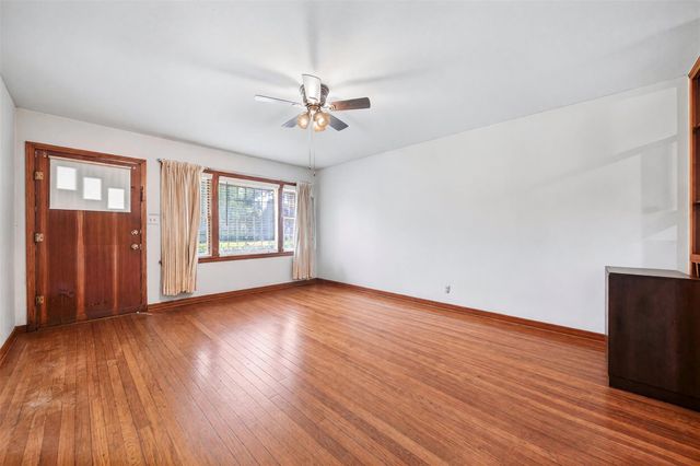 911 E 14th Street, Houston, TX 77009