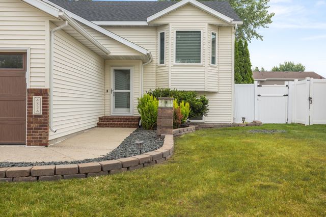 4334 45th Avenue S, Fargo, ND 58104