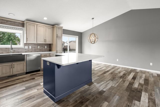 4334 45th Avenue S, Fargo, ND 58104